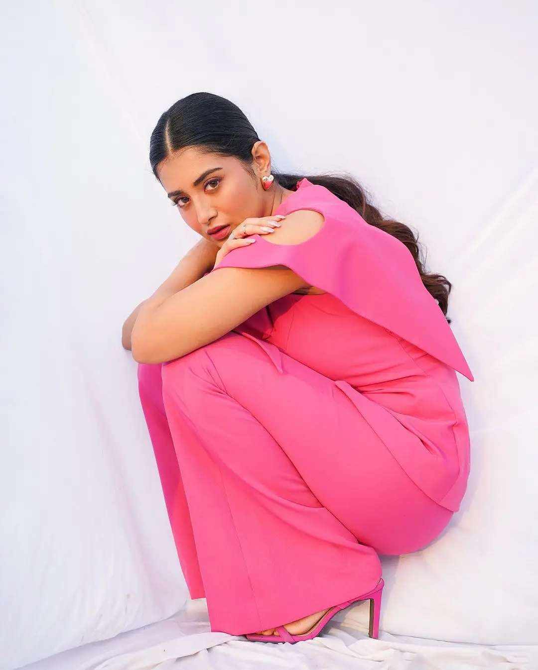 Rashi Singh Stills in Pink Coat Pant